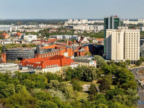 Poznań z poziomu dachu. Ataner ul. Towarowa 39 fot. Sławek Wąchała