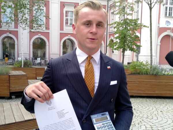 Młoda Prawica podwyżki cen biletów2