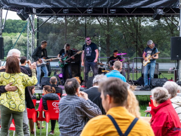 Blue Wave Band nad Rusałką fot. Sławek Wąchała