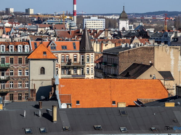 Poznań ponad dachami z WCO przy Garbarach fot. Sławek Wąchała
