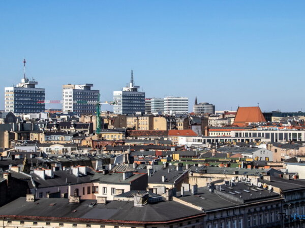 Poznań ponad dachami z WCO przy Garbarach fot. Sławek Wąchała