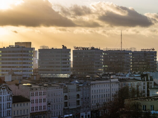 Poznań ponad dachami z Zamku Przemysła fot. Sławek Wąchała