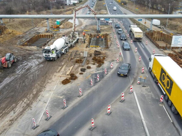 podpory wiaduktu w ciągu Kurlandzkiej fot.PIM