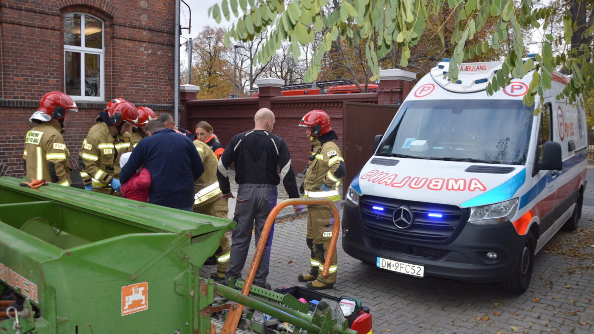 wypadek podczas prac polowych fot. KP PSP Rawicz