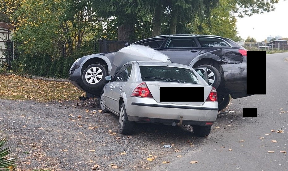 Pijany kierowca uciekł po kolizji w Górznej. Zatrzymany z ponad 1 promilem